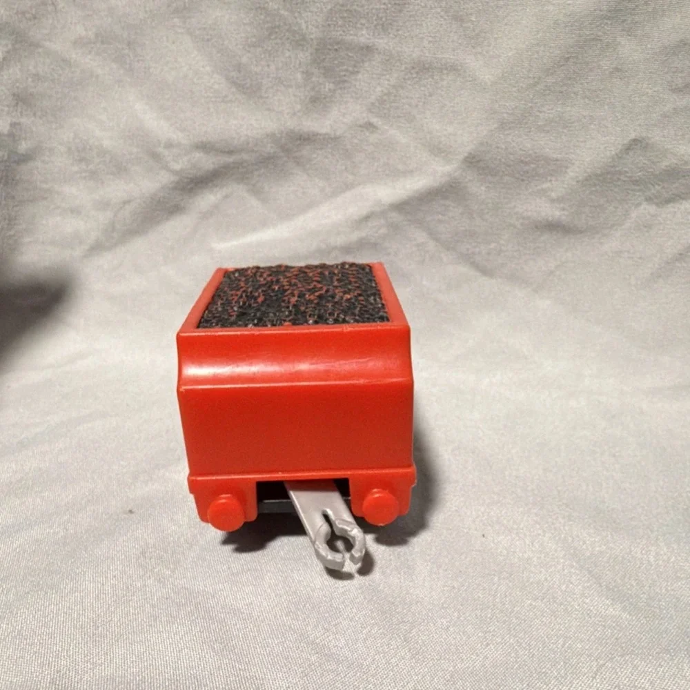 Mattel Thomas & Friends Red Tender HO Gauge Plastic 2013 Model Railroad Part